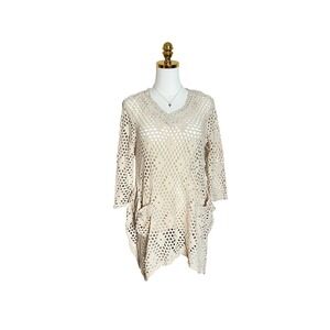 Sand & Spirit Beige Crochet Knit Tunic Top V-Neck Sharkbite Hem Womens Medium